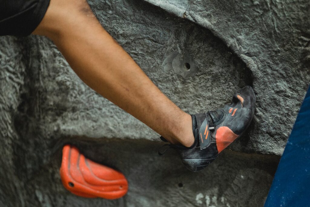 Recommendations For First Climbing Shoes - Aggressive vs Neutral Climbing Shoes